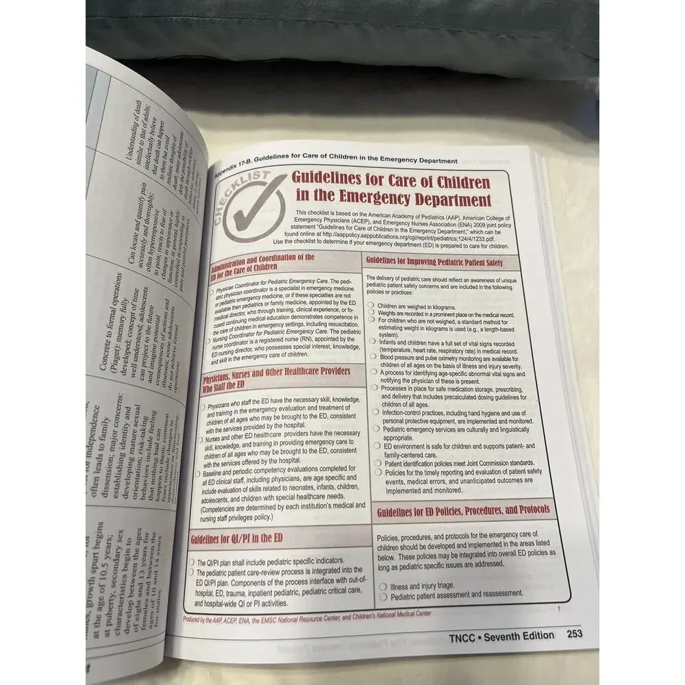 TNCC Trauma Nursing Core Coarse, Provider Manual 7th Edition (Paperback)